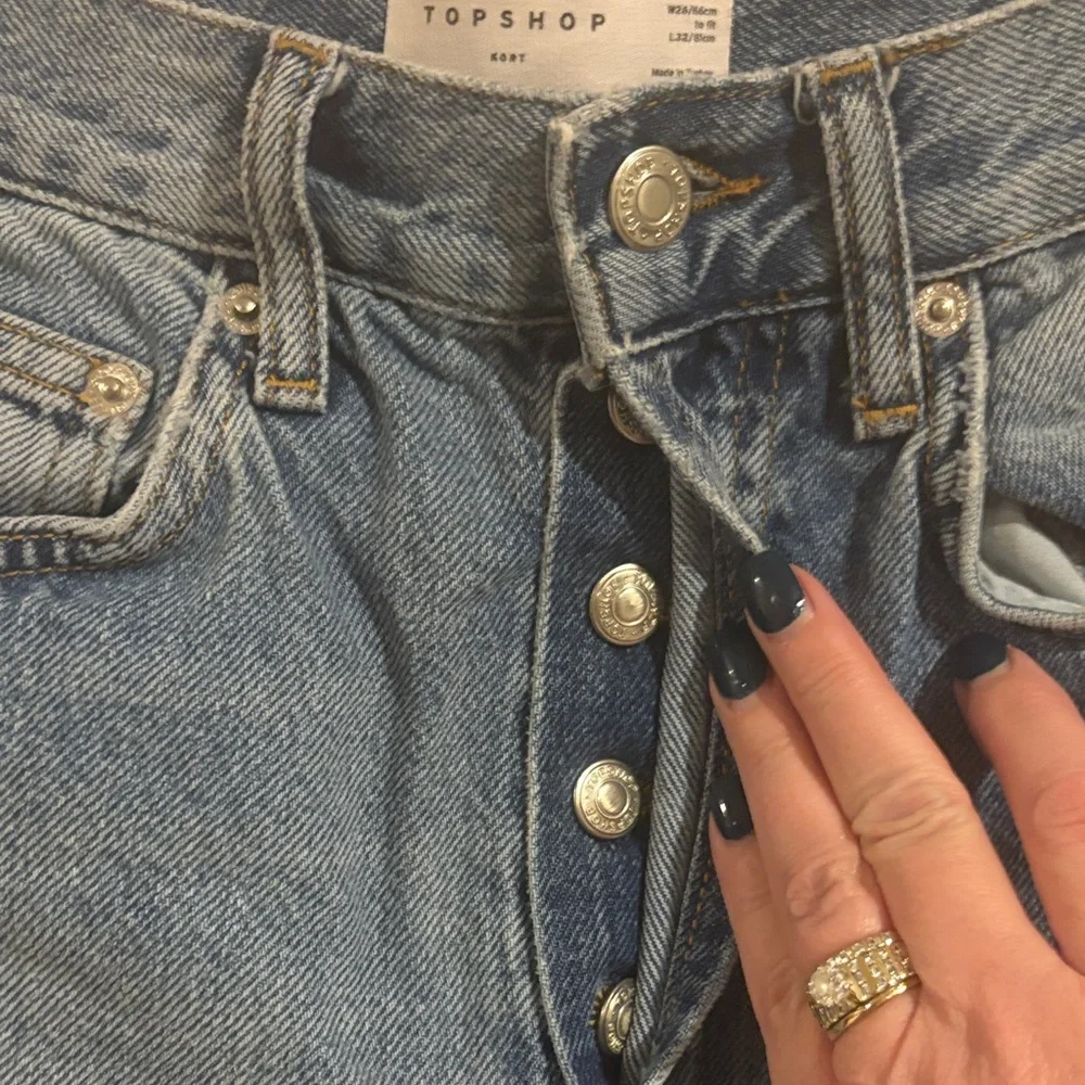 Topshop Kort Women's Light Blue Denim Jeans size 26x32‎ - Picture 3 of 5